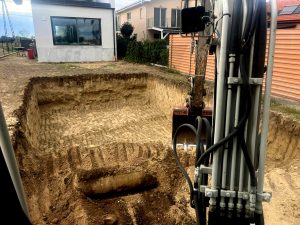 Medence ásás 11, Gáspár Földmunka