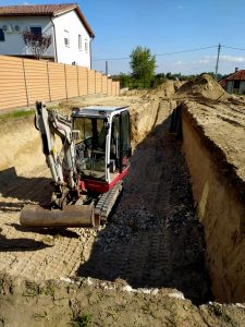 Medence ásás 7, Gáspár Földmunka